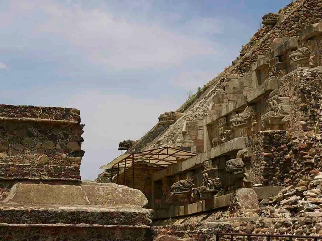 Live Toetihuacan Your Own Way - Image 5